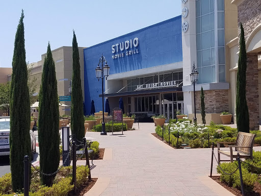 Studio Movie Grill - Simi Valley